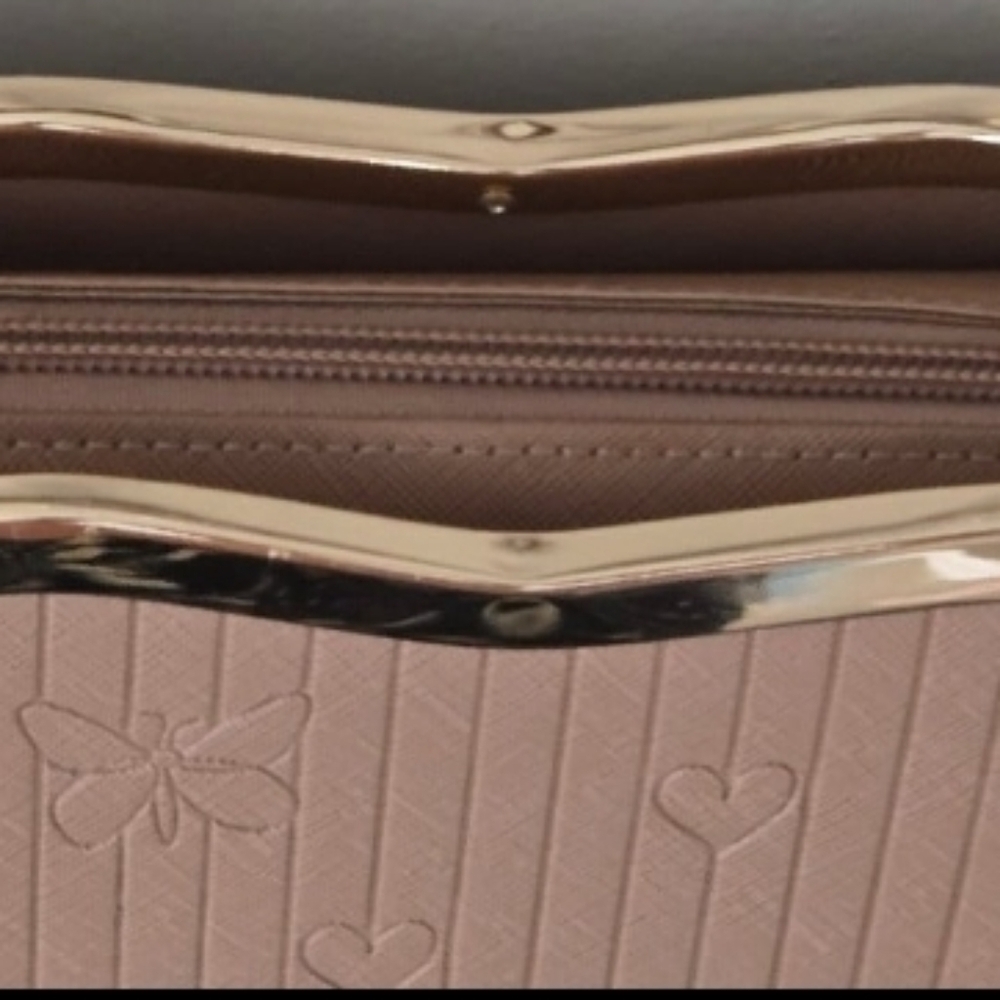 Crossi New York Satchel WButterflies & Heart w/ Gold-tone Hardware NWT - Picture 4 of 9